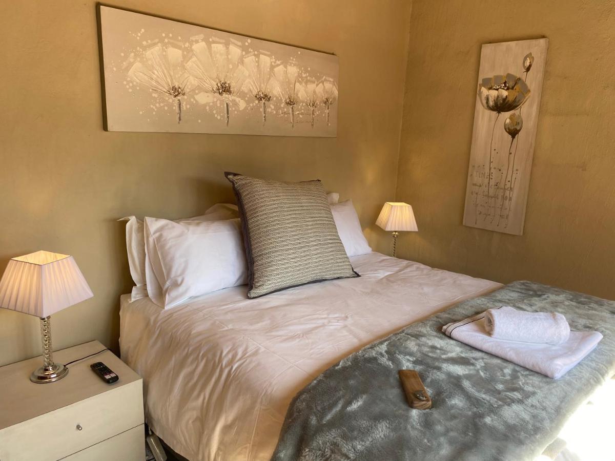 Tuscan Rose Johannesburg Bagian luar foto