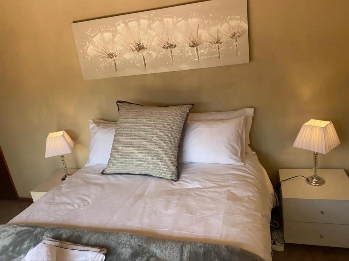 Tuscan Rose Johannesburg Bagian luar foto