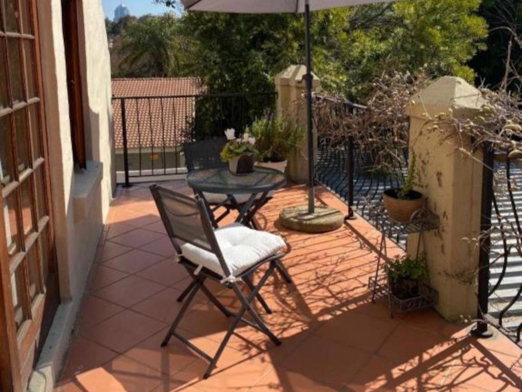 Tuscan Rose Johannesburg Bagian luar foto